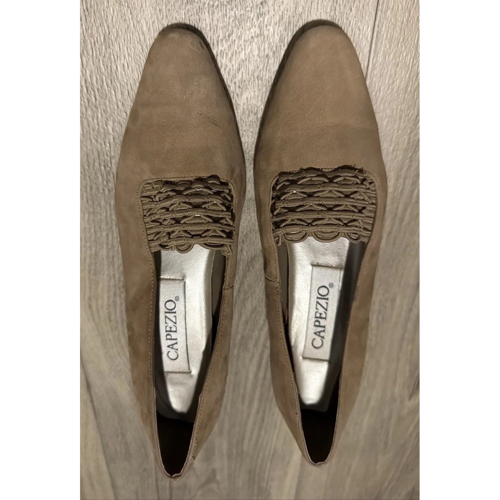 Vintage Suede Capezio Low Heel Pump Tan Size 6 1/2 Medium Right Shoe Left 7/12
